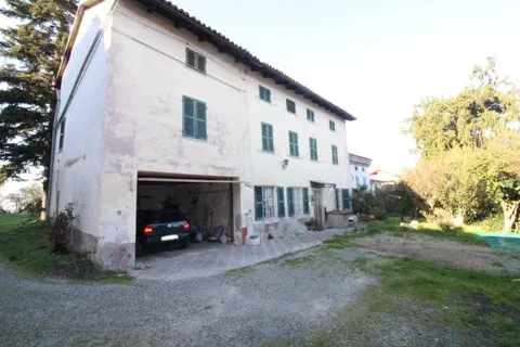 Casa independente de 224 m² com garagem e pátio em Maranzana