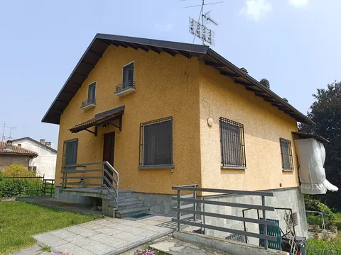 Casa independente de 3 quartos com jardim em Villamiroglio