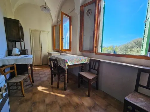 Apartamento de 79 m² à venda para reforma em Bistagno, Alessandria