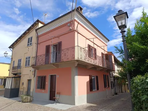 Casa independente de 90 m² reformada no centro de Montemagno