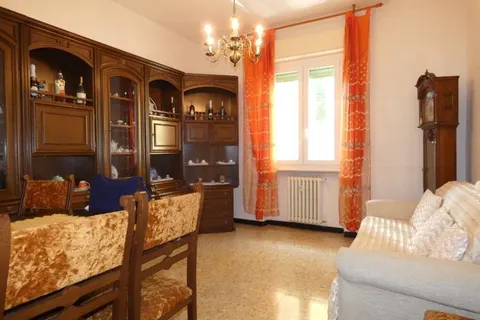 Apartamento de 85 m² no centro de Acqui Terme