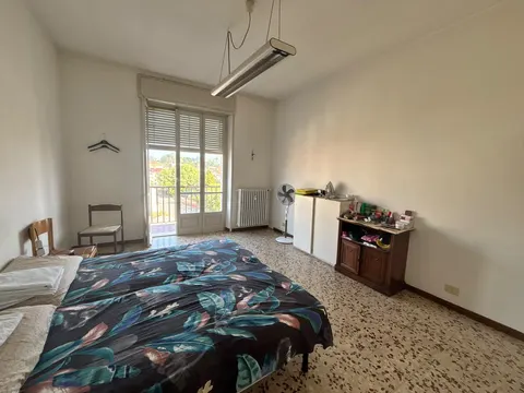Apartamento de 57 m² com terraço, sacada e adega em Asti