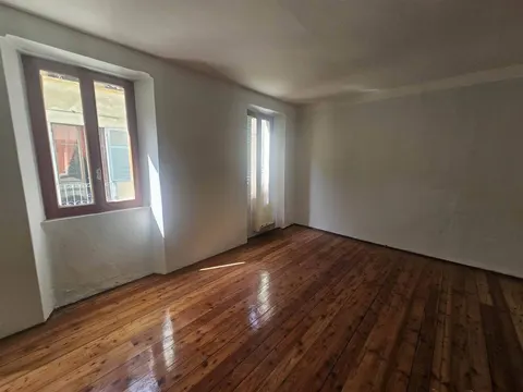 Apartamento de 1 cômodo com terraço em Andorno Micca, Biella