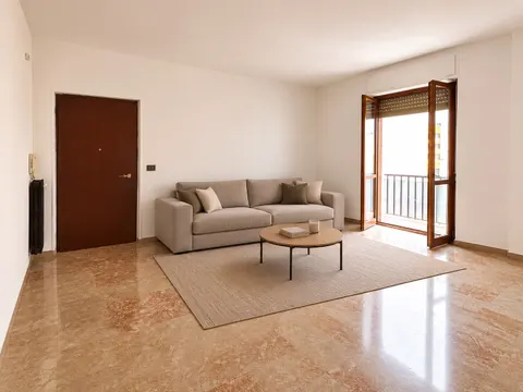 Apartamento quadrilocale à venda em Asti