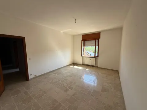 Apartamento Trilocale em Nizza Monferrato