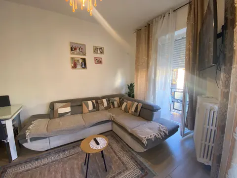 Apartamento trilocale à venda em Asti