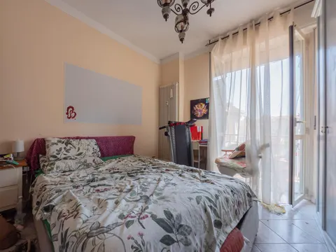 Apartamento trilocale à venda em Asti