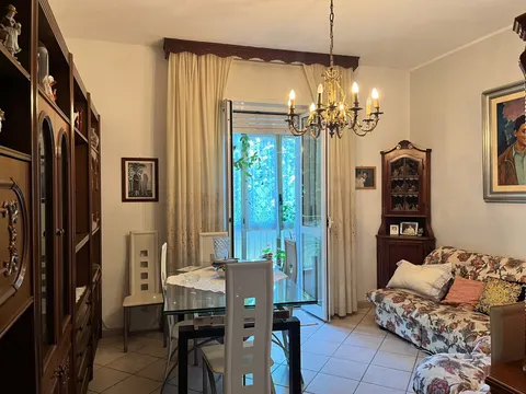 Apartamento quadrilocale à venda em Via Giovanni Pavese, 7