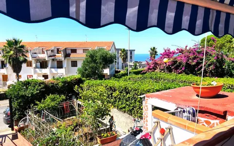 Apartamento de 45 m² com jardim privativo em Scalea