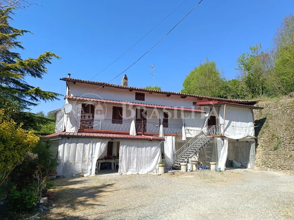 Casa de campo com 4 quartos e terreno de 4 hectares em Murisengo - Foto 1