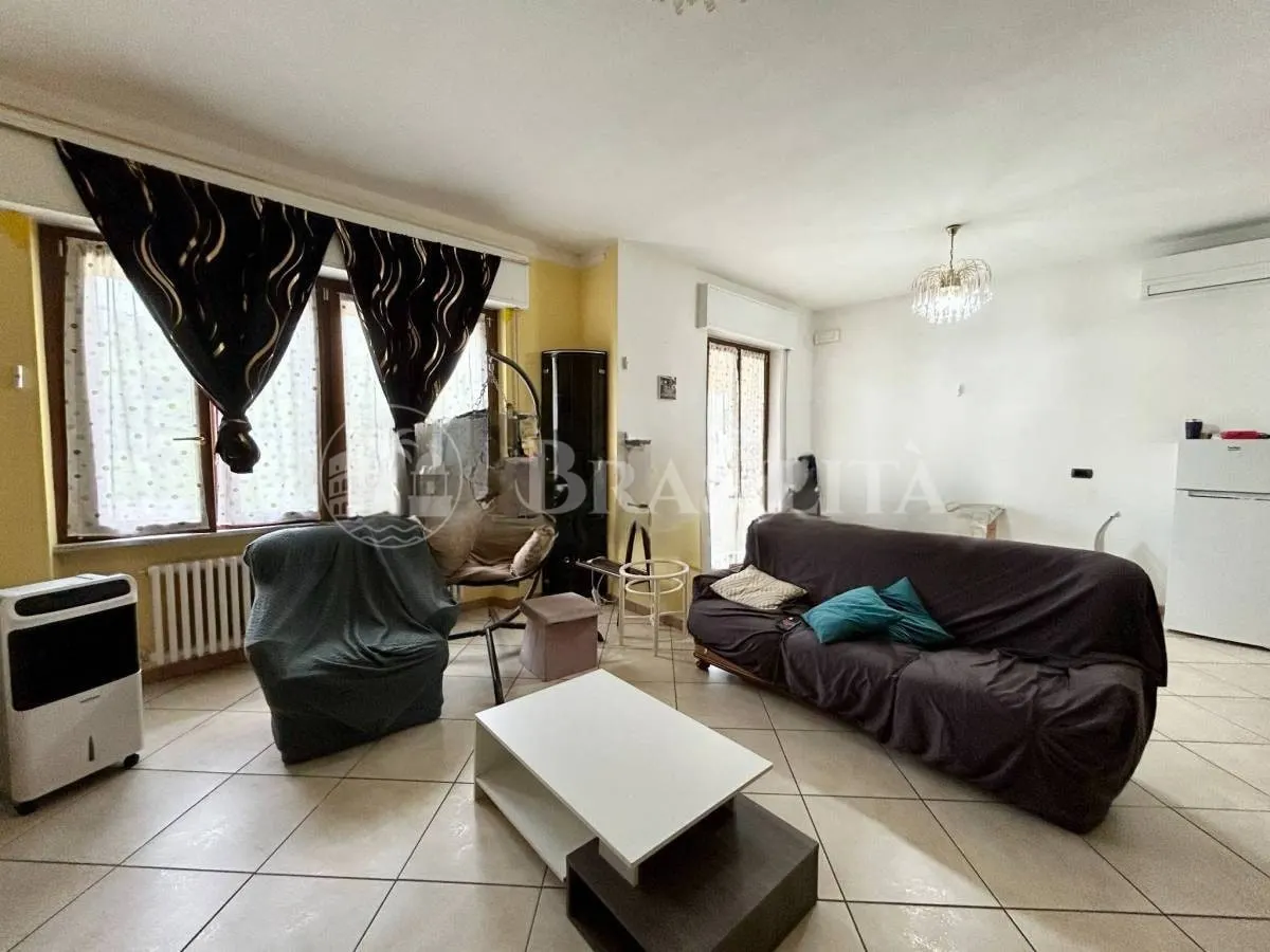 Apartamento de 100 m² com 2 cômodos e varanda em Acqui Terme - Foto 1