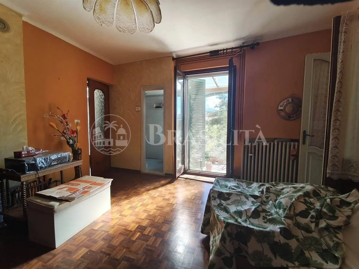 Apartamento trilocale de 87 m² com varanda e área verde em Mongrando, Biella - Foto 1