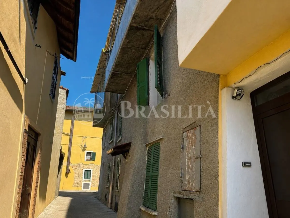 Casa à venda em Acqui Terme de 128 m² com 2 cômodos - Foto 1