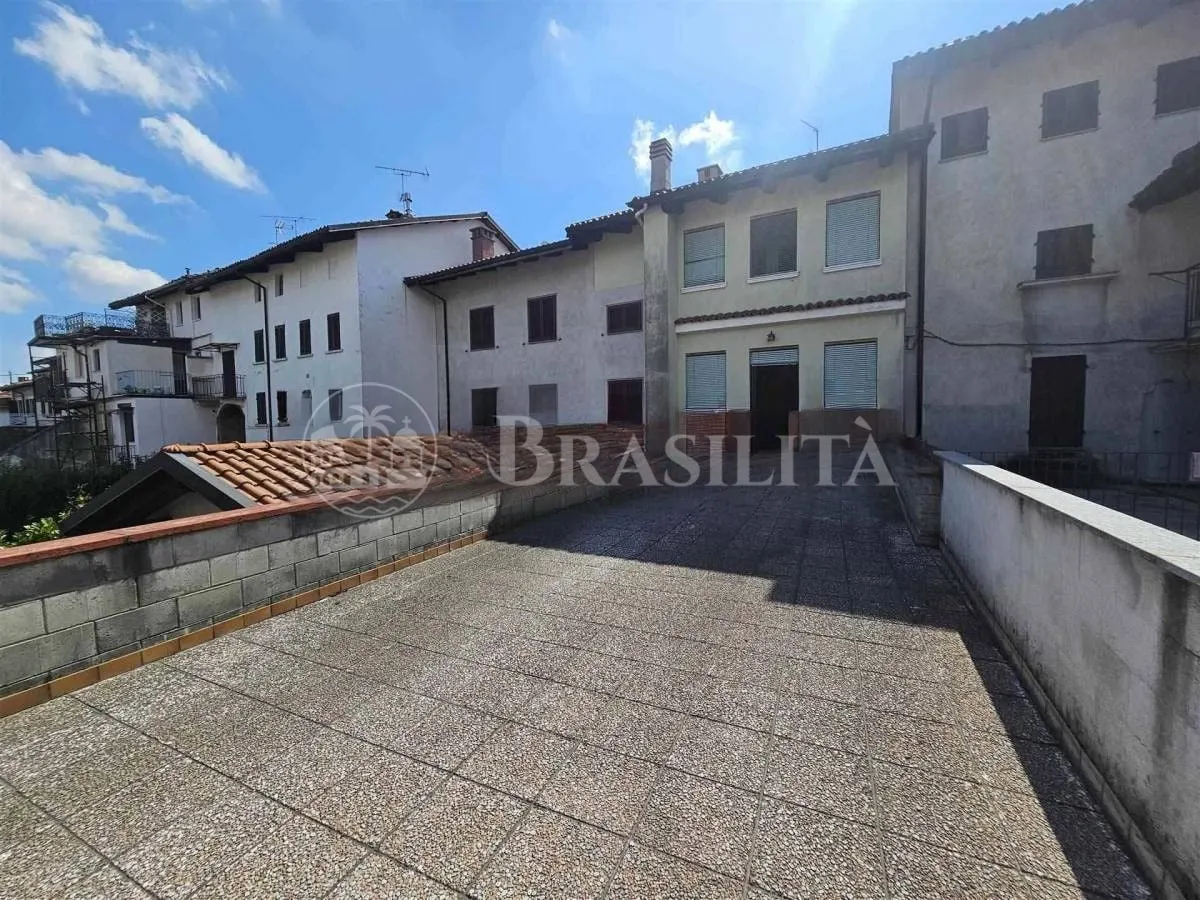 Casa à venda em Sala Biellese, semi-independente com terraço e 3 cômodos - Foto 1
