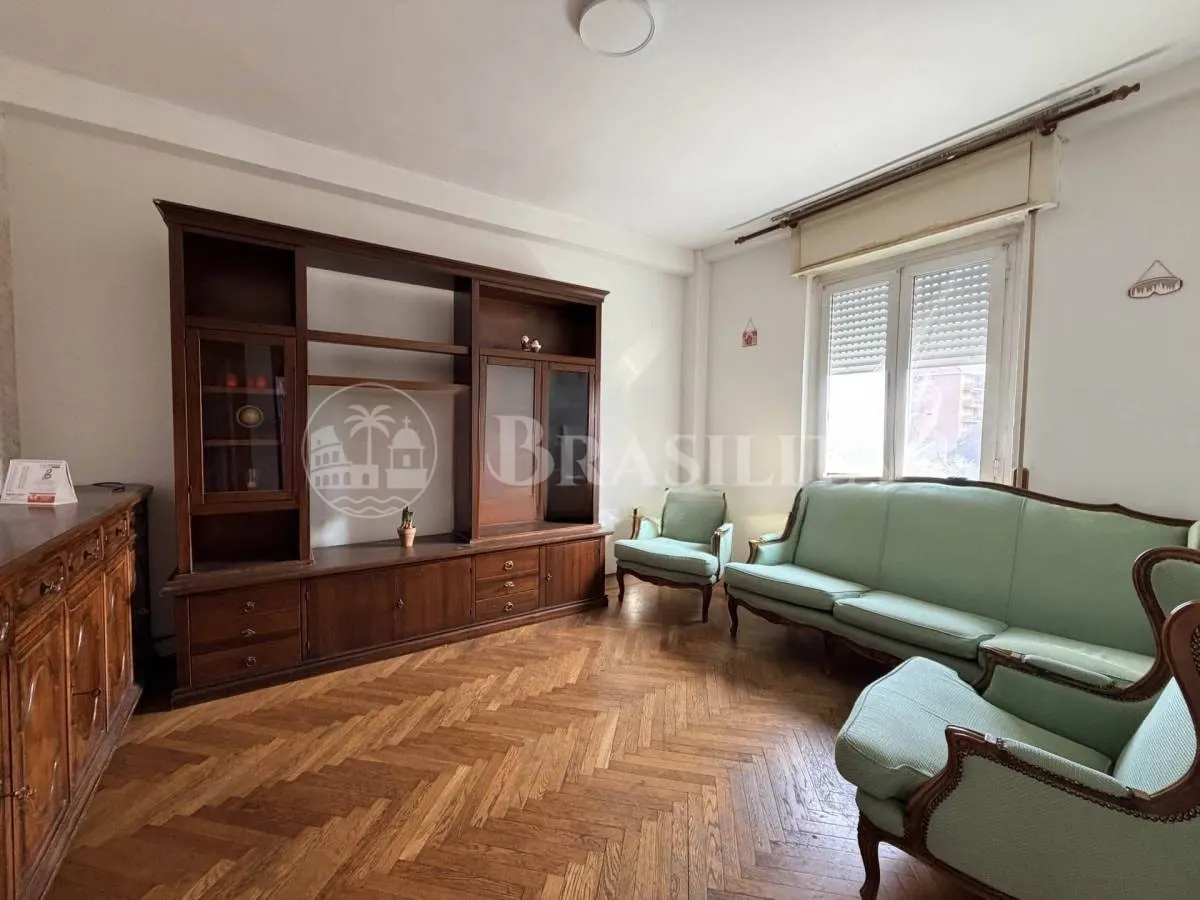 Apartamento de 76 m² com varanda em Biella - Foto 1