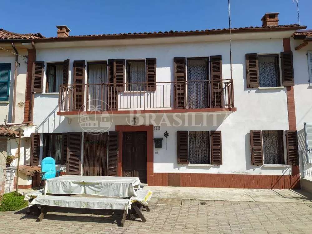 Casa de campo de 140 m² com jardim e garagem em Asti - Foto 1