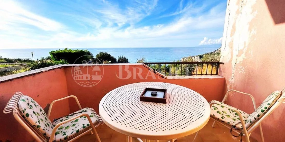 Apartamento de 60 m² com vista para o mar em Scalea - Foto 1