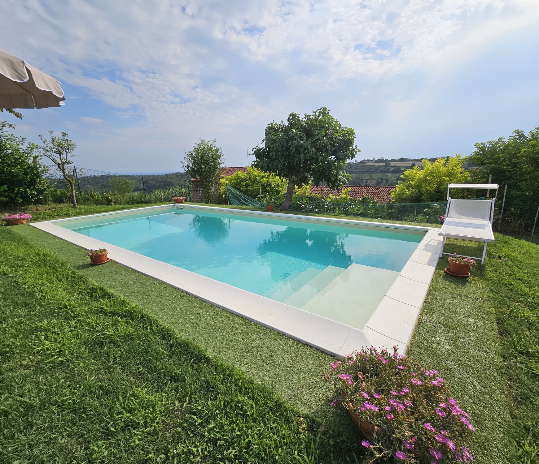 Casale típico do Monferrato com piscina - Foto 1